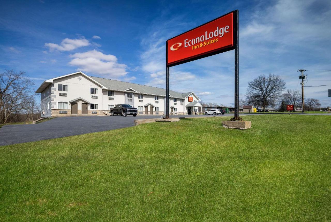 קאנאנדאיגואה Econo Lodge Inn & Suites מראה חיצוני תמונה