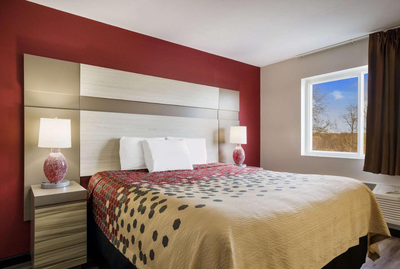 קאנאנדאיגואה Econo Lodge Inn & Suites מראה חיצוני תמונה