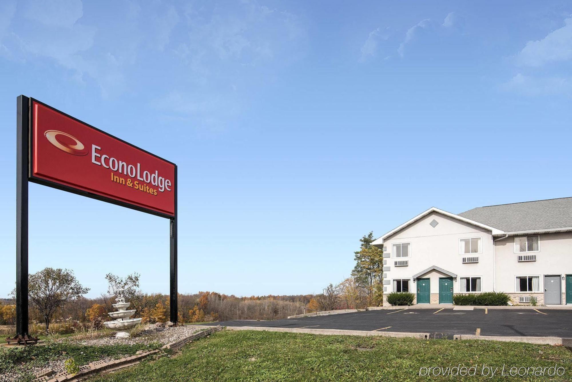 קאנאנדאיגואה Econo Lodge Inn & Suites מראה חיצוני תמונה